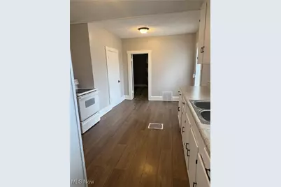 1729 Gambrinus Avenue SW, Canton, OH 44706 - Photo 10