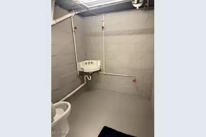 1729 Gambrinus Avenue SW, Canton, OH 44706 - Photo 16