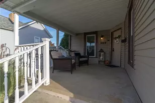 859 2nd St SE, New Philadelphia, OH 44663 - Photo 2