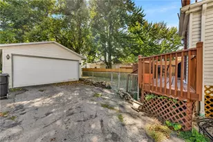 347 Kenyon Ave, Elyria, OH 44035 - Photo 24