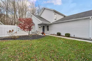 325 Westberry Cir, Tallmadge, OH 44278 - Photo 4