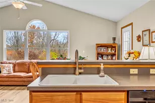 902 Devonwood Dr, Wadsworth, OH 44281 - Photo 18