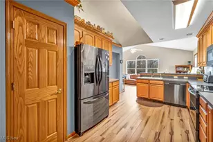 902 Devonwood Dr, Wadsworth, OH 44281 - Photo 16