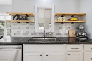 7526 Huntington Dr, Boardman, OH 44512 - Photo 8