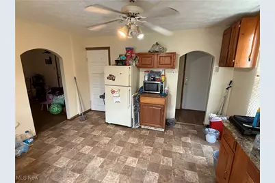 2102 16th Street NE, Canton, OH 44705 - Photo 4