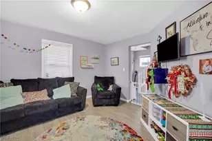 986 Shannon Ave, Barberton, OH 44203 - Photo 8