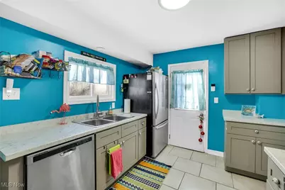 986 Shannon Avenue, Barberton, OH 44203 - Photo 18