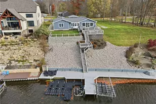 1531 Lake Crest Dr, Roaming Shores, OH 44084 - Photo 2