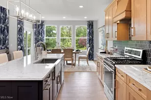 9210 Ledge View Ter, Grandview Heights, OH 44147 - Photo 10