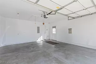201 Heather Ln, Eastlake, OH 44095 - Photo 30
