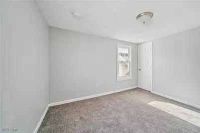 702 Grace Avenue, Akron, OH 44320 - Photo 18