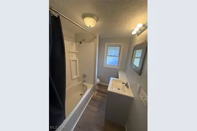 702 Grace Avenue, Akron, OH 44320 - Photo 8