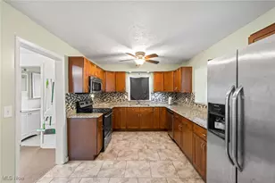 820 Peach Blvd, Willoughby, OH 44094 - Photo 8