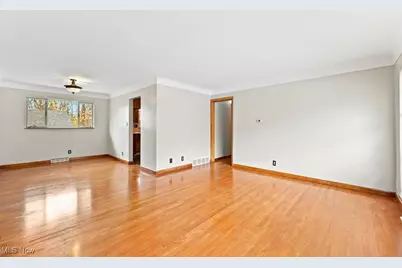 2023 Thurmont Road, Akron, OH 44313 - Photo 8