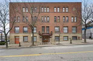 1133 W 9th St, Loveland, OH 44113 - Photo 2