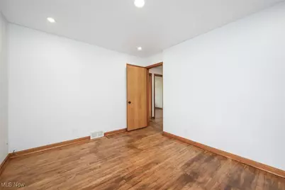 1908 Valley Road, Cuyahoga Falls, OH 44223 - Photo 20