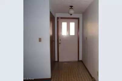 1407 Narragansett Boulevard, Lorain, OH 44053 - Photo 6