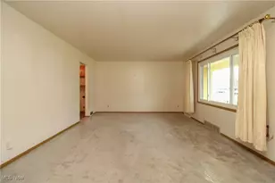 3057 S Meridian Rd, Youngstown, OH 44511 - Photo 6