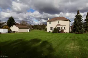 38627 Bear Creek Dr, Grafton, OH 44044 - Photo 4