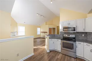 31 Vista Cir, North Olmsted, OH 44070 - Photo 14