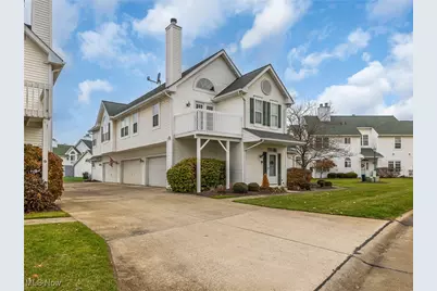 31 Vista Circle, North Olmsted, OH 44070 - Photo 2