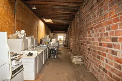 516 W 48th Street, Ashtabula, OH 44004 - Photo 6