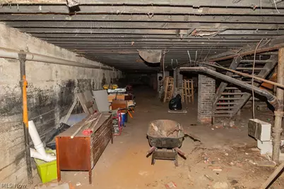 516 W 48th Street, Ashtabula, OH 44004 - Photo 16