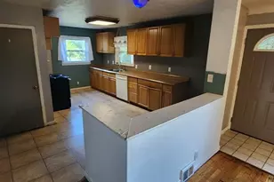 19201 Genesee Rd, Euclid, OH 44117 - Photo 4