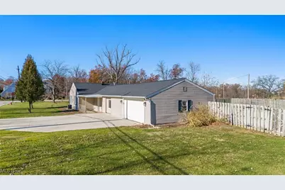 1301 N Main Street, Amherst, OH 44001 - Photo 4