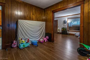 136 Charles Ave SE, Warren, OH 44483 - Photo 8