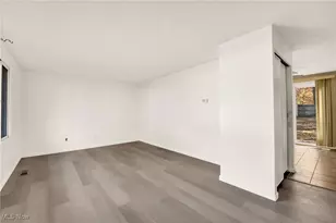 4847 Hollyview Dr, Vermilion, OH 44089 - Photo 2