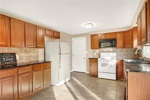 4847 Hollyview Dr, Vermilion, OH 44089 - Photo 8