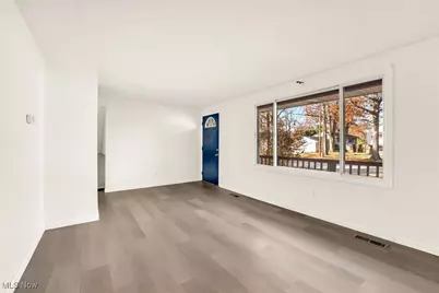 4847 Hollyview Drive, Vermilion, OH 44089 - Photo 4