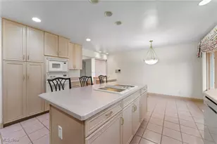 4112 Fairway Dr, Canfield, OH 44406 - Photo 6