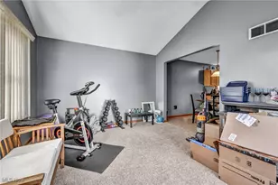 1393 Waters Edge Dr, Akron, OH 44313 - Photo 22