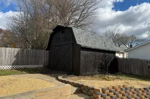 2679 Edwin Ave, Akron, OH 44314 - Photo 4