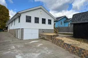 2679 Edwin Ave, Akron, OH 44314 - Photo 2