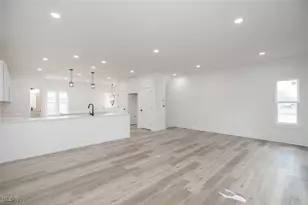 1053 Peach Blvd, Willoughby, OH 44094 - Photo 6