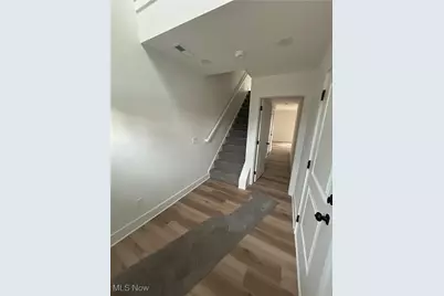 1053 Peach Boulevard, Willoughby, OH 44094 - Photo 4