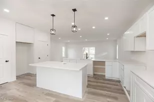 1053 Peach Blvd, Willoughby, OH 44094 - Photo 10