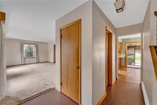 881 Shullo Dr, Akron, OH 44313 - Photo 4