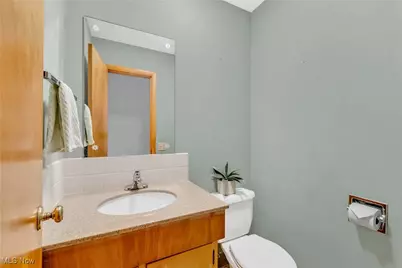 881 Shullo Drive, Akron, OH 44313 - Photo 18