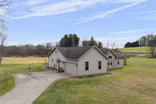 8546 Mapleton St SE, East Canton, OH 44730 - Photo 2