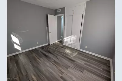 2289 Bailey Road, Cuyahoga Falls, OH 44221 - Photo 18