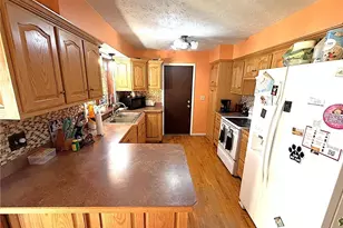 737 Dunny Ave, Sheffield Lake, OH 44054 - Photo 6