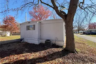 20 Van Ess Dr, Olmsted Falls, OH 44138 - Photo 30