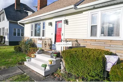 1728 Parkman Road NW, Warren, OH 44485 - Photo 2