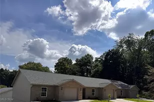 203 Knollton Dr, Millersburg, OH 44654 - Photo 2