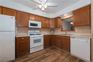 786 Beverly Ave, Canal Fulton, OH 44614 - Photo 8