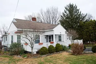 1355 Highland Ave, Cambridge, OH 43725 - Photo 2